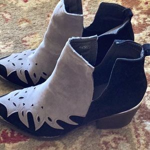 JC black/ silver boots, 7 1/2